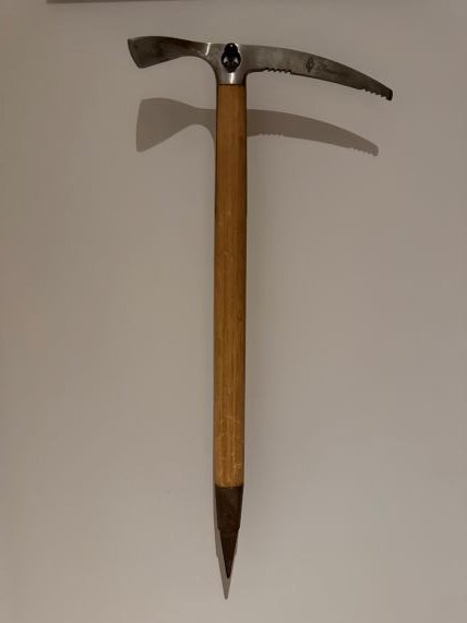 Chouinard piolet